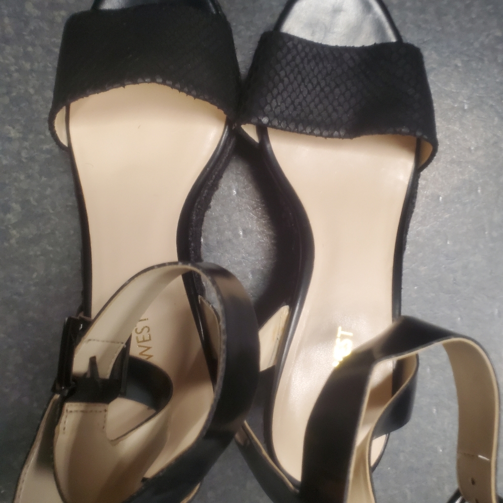 Nine west size 8.5 black wedge
